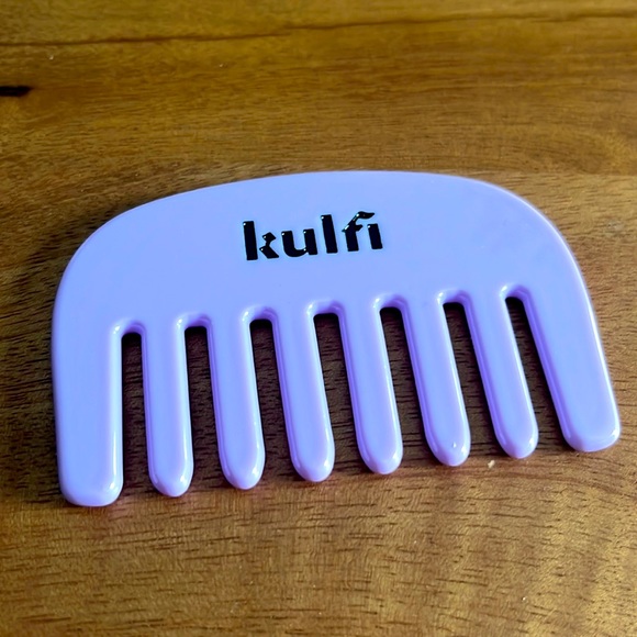 Kulfi Beauty comb. NWOB.  Great scalp massage comb. - Picture 1 of 1